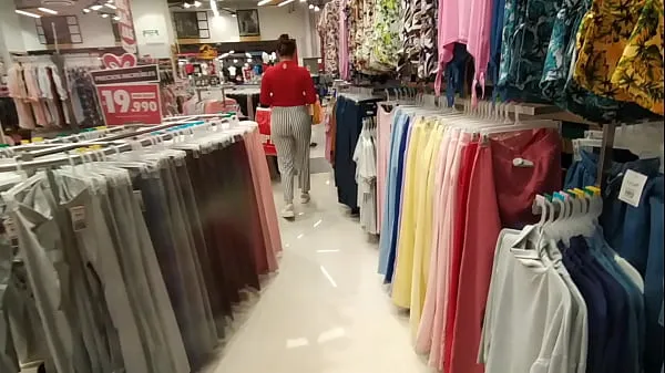 ताज़ा I chase an unknown woman in the clothing store and show her my cock in the fitting rooms ऊर्जा वीडियो