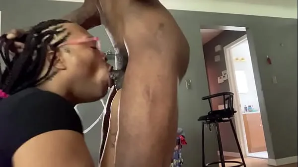 Friske Tsjuicybee gets face fucked energivideoer