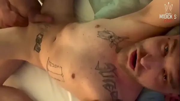 Video energi Tattooed Top Hunk getting fucked segar