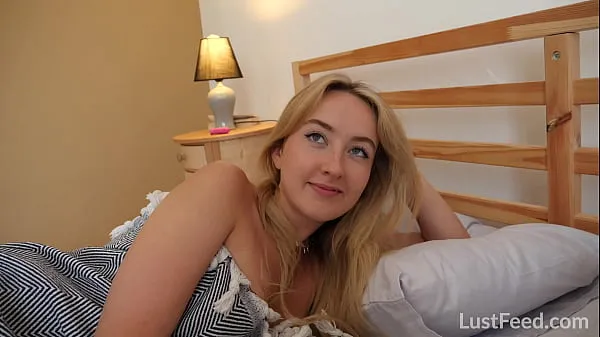 Taze Incredible blonde teen Ann Joy really knows how to fuck in this homemade sex tape Enerji Videoları