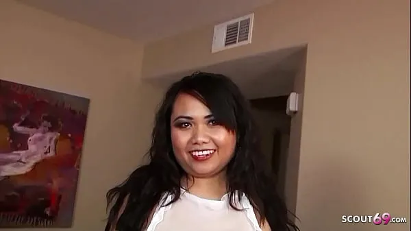 Friss Midget Latina Maid seduce to Rough MMF Threesome Fuckenergiás videók