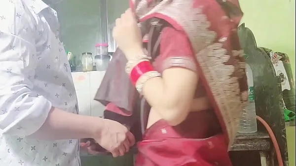 Fresh Desi was looking good in saree, then gave energy Videos