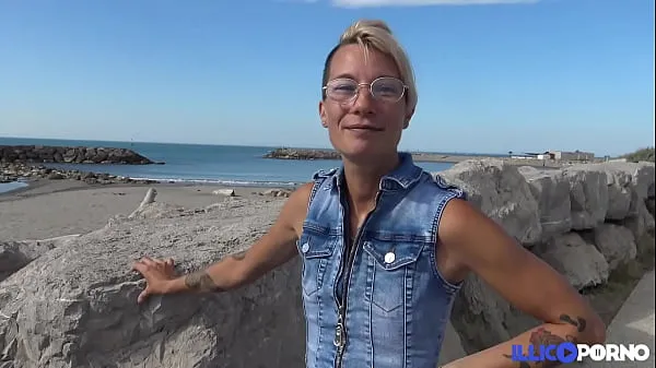 مقاطع فيديو Sexy milf Cheyenne loves outdoor anal sex جديدة للطاقة