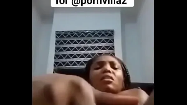 Horny Lady playing with pussy Video tenaga segar