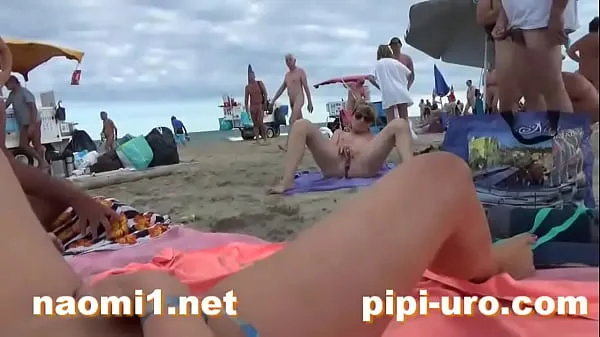 Čerstvé girl masturbate on beach energetické videá