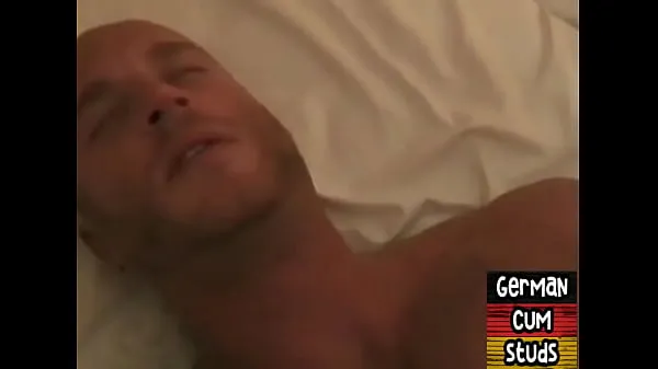 تازہ German amateur attractive studs enjoy bareback anal and BJ orgy توانائی کے ویڈیوز