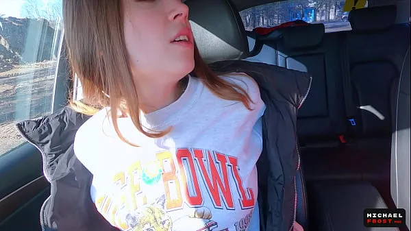 Frische Echtes russisches Teenager-Hitchhiker-Mädchen stimmte zu, Deepthroat-Blowjob-Fremde für Bargeld zu machen und Sperma zu schlucken - MihaNika69 und Michael FrostEnergievideos