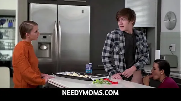 Świeże, NeedyMoms-Stepmom Penny Barber catches stepson Tyler Cruise fucking a can of raw dough and helps him out energetyczne filmy