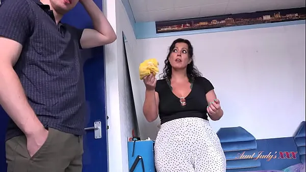 วิดีโอ AuntJudysXXX - Big Ass Stepmom Montse finds her panties in Stepson's room พลังงานใหม่ๆ