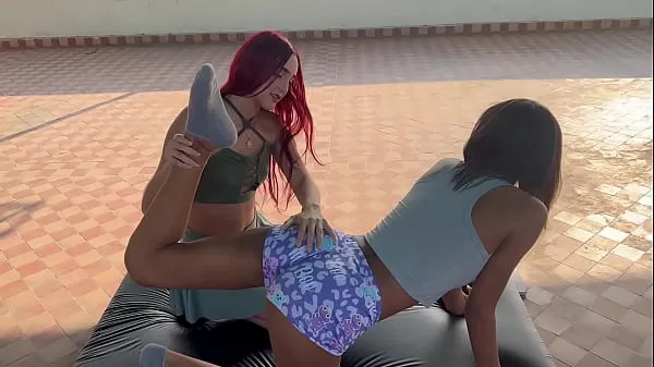 Fresh my stepsister gets horny exercising and I end up fucking her very hard until she cums delicious energy Videos