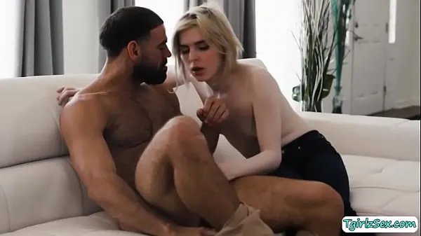 Čerstvá videa o Sexy blonde tbabe sucks stepdads bigcock energii