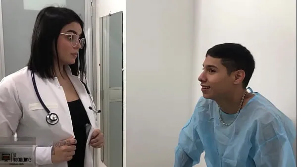 The doctor sucks the patient's dick, She says that for my treatment I must fuck her pussy FULL STORY