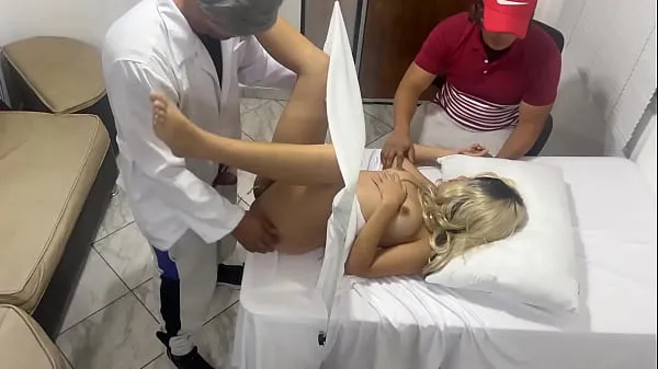 Video về năng lượng My Wife is Checked by the Gynecologist Doctor but I think He is Fucking Her Next to Me and my Wife likes it NTR jav tươi mới