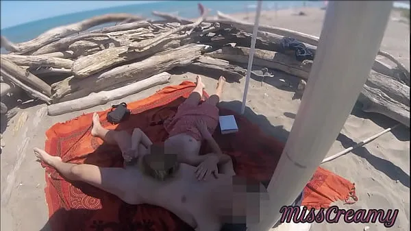 신선한 Exhibitionist Teacher Outdoor Amateur Milf Handjob Big Cock on Nudity Beach public in front of voyeur with cum P1 - MissCreamy 에너지 동영상