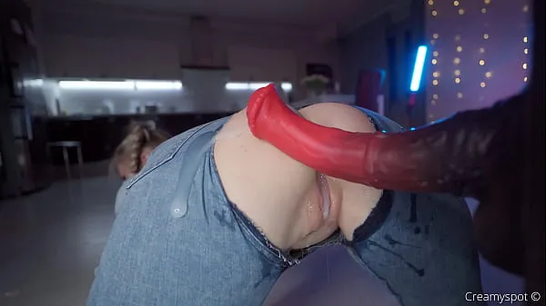 Big Ass Teen in Ripped Jeans Gets Multiply Loads from Northosaur Dildo Video tenaga segar