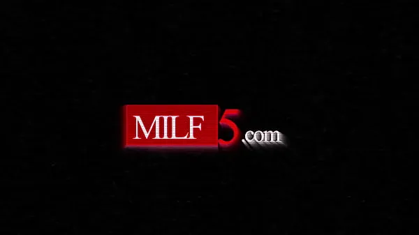 Свежие MILF With Insane Curves Gets Her Tight Hole Boned - MILF5 энергетические видео